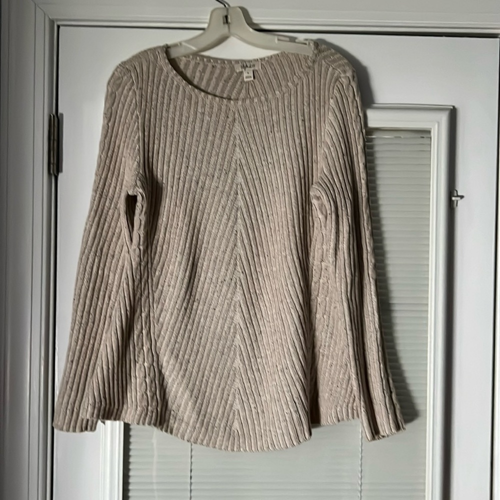 Style & Co sweater cream or light beige. Size M. I good condition.